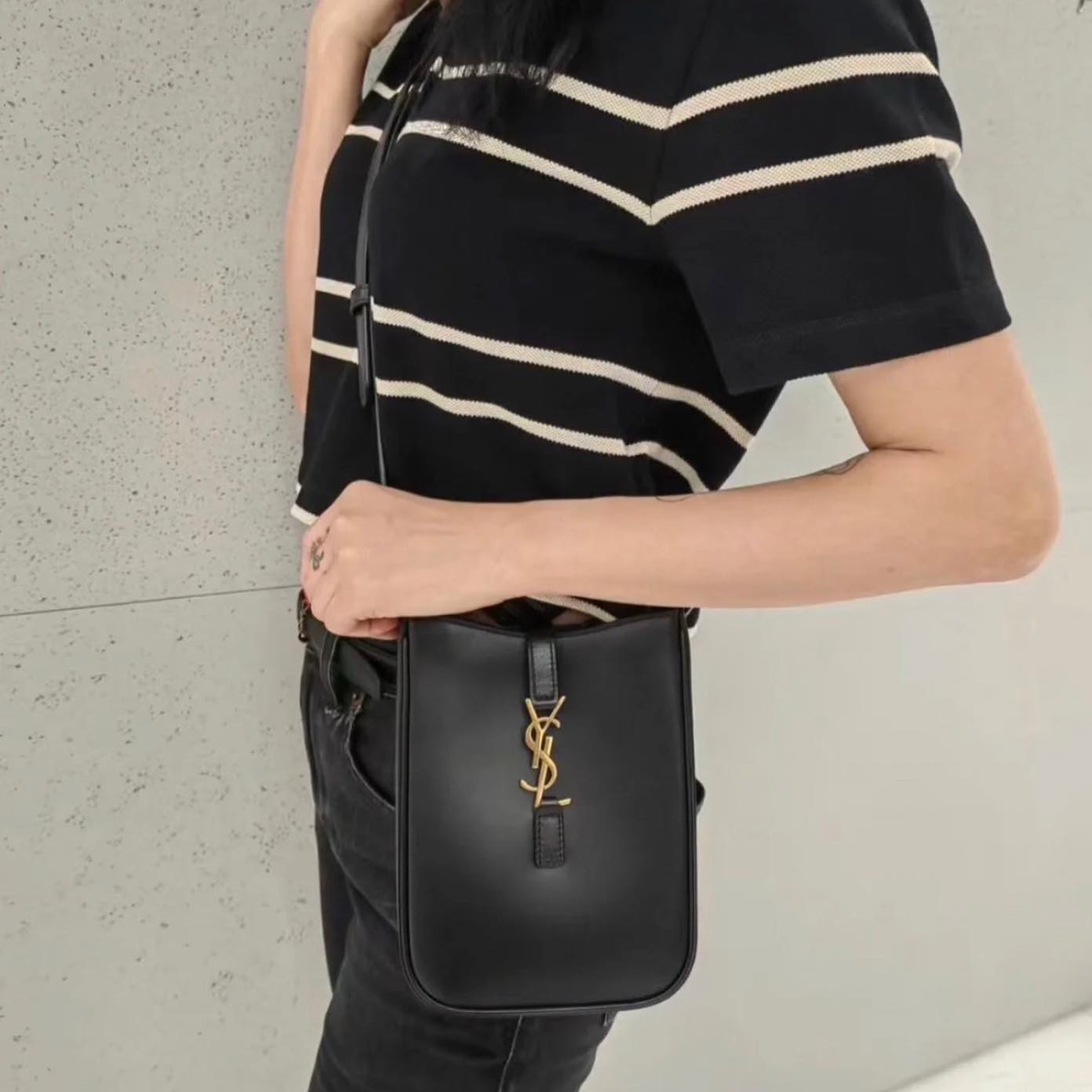 Saint Laurent Le 5 A 7 Mini Vertical Bag Black 18Cm