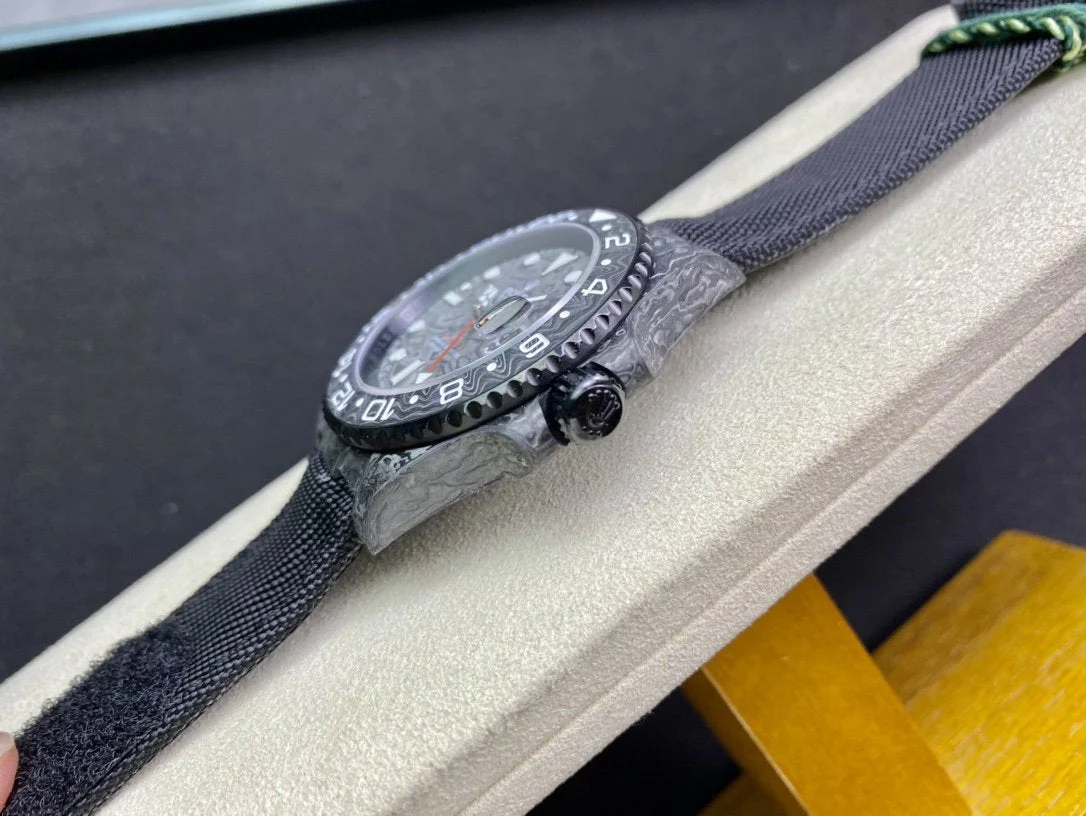 GMT - MASTER II CARBON CASE WHITE