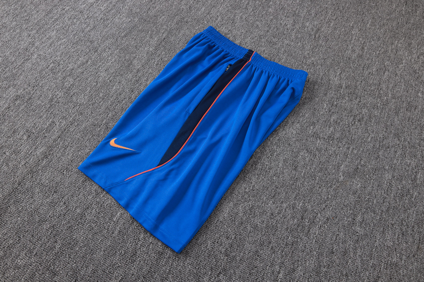 France 26/27 Sleeveless Training Suit 4