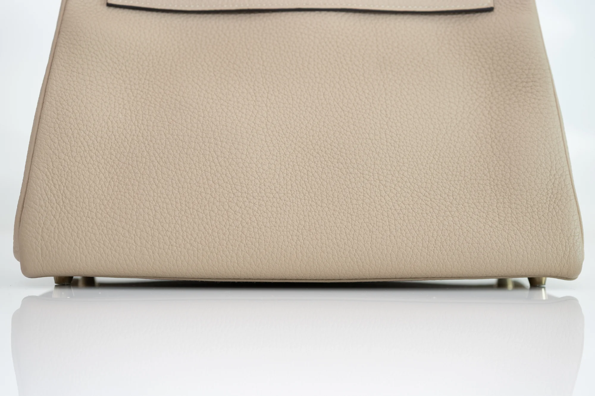 Hermès Kelly 28 Retourne Trench Togo Gold Hardware