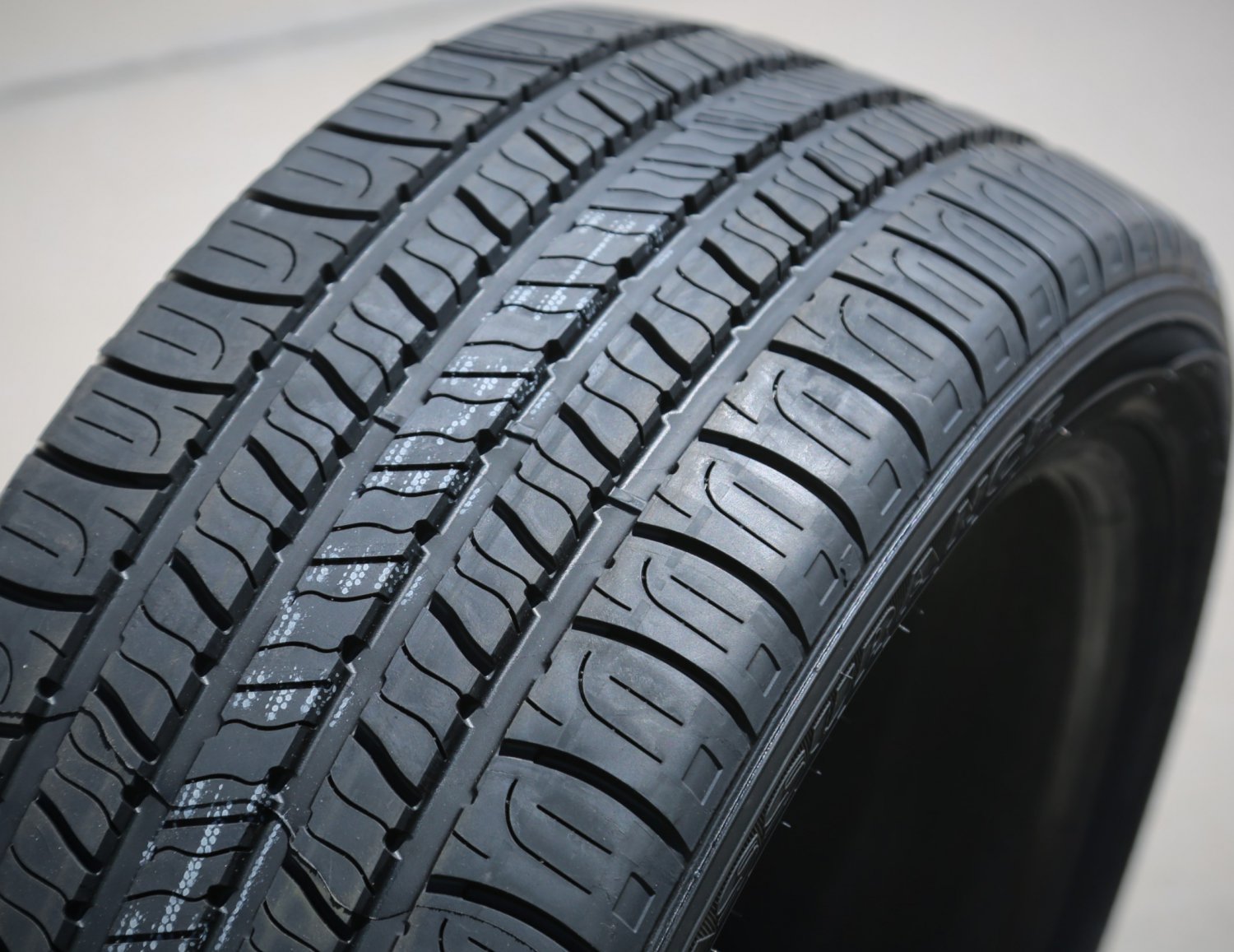 Tire Goodyear Assurance All-Season 225/45R18 91V A/S All Season