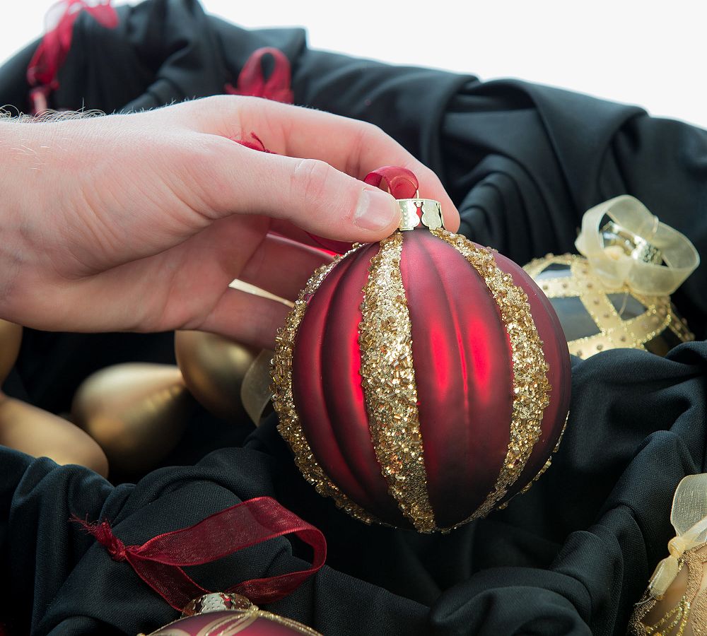 Ornament Storage Bag with Adjustable Tray  sgtnighsdesigns