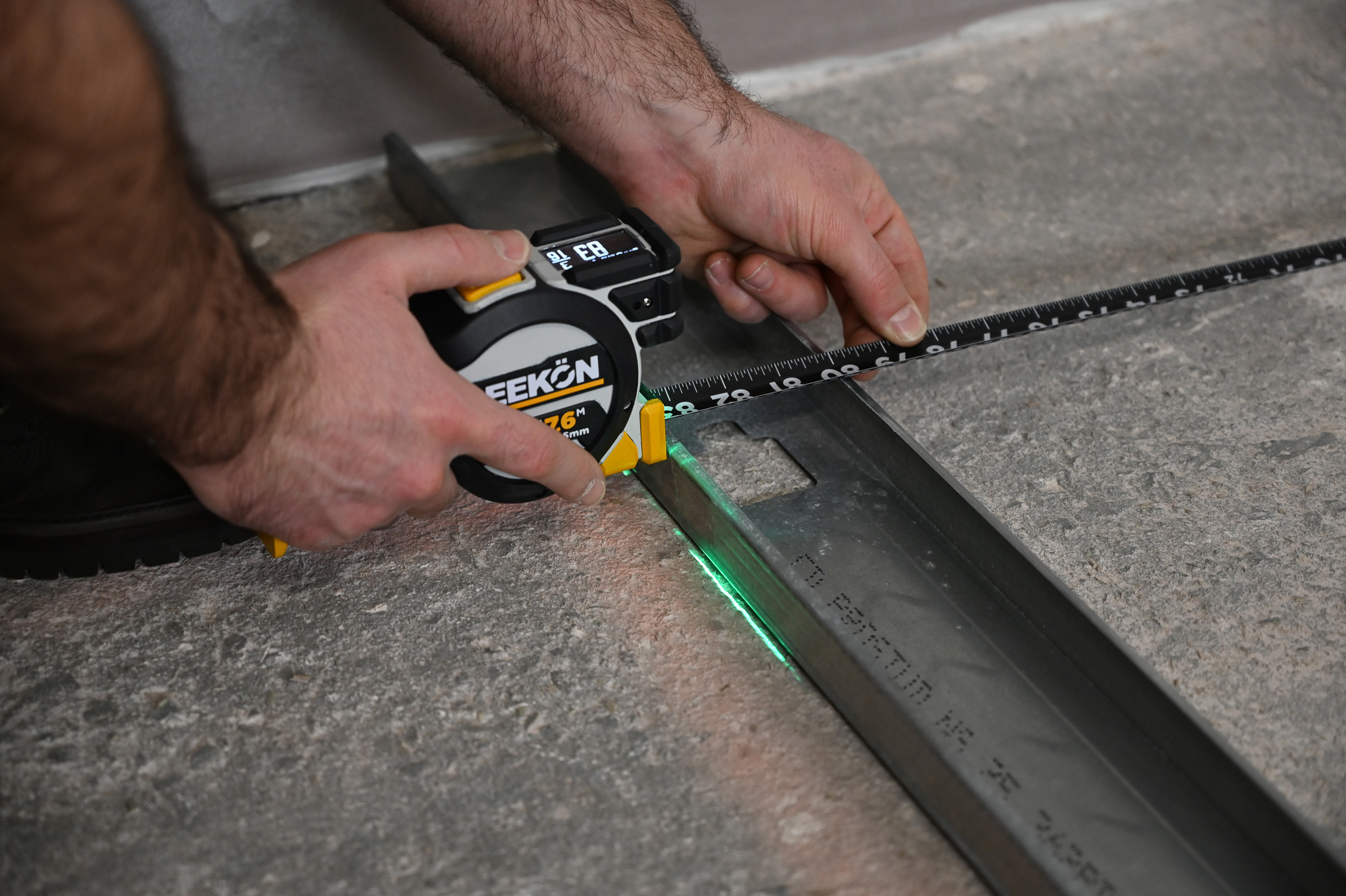 T1 Tomahawk Digital Tape Measure
