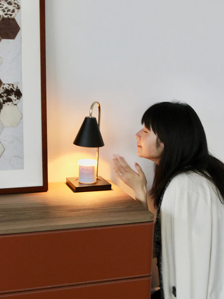 LA004 - Scented Candle Melt Lamp: A Safe and Even Aromatherapy Experience