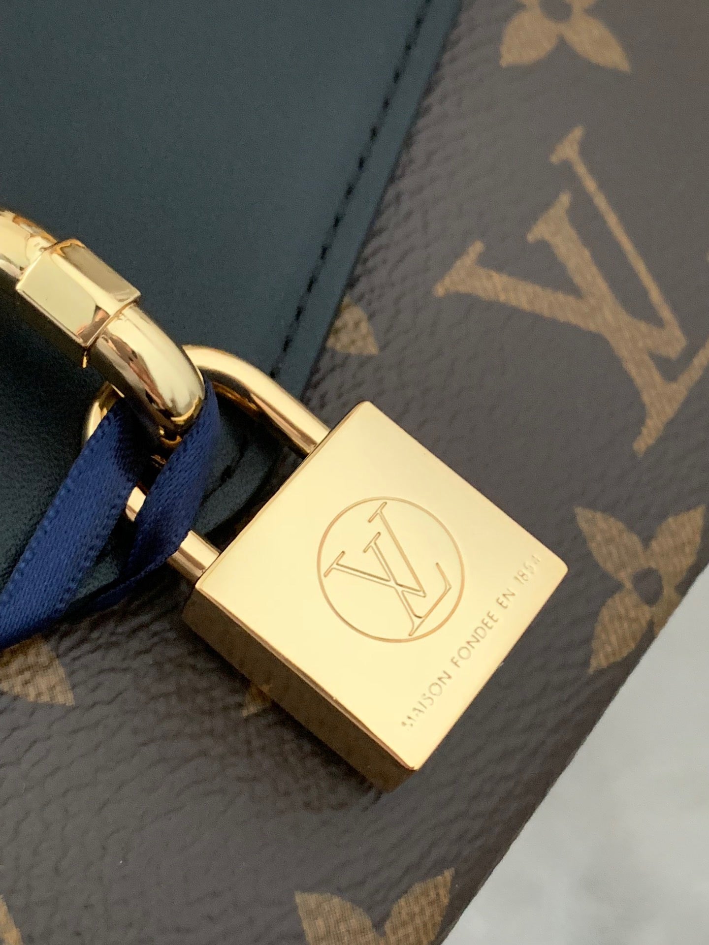 Louis Vuitton Monogram Padlock On Strap 19Cm Black