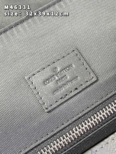 Louis Vuitton Christopher Monogram Eclipse Reverse Black And Grey 45Cm M46331
