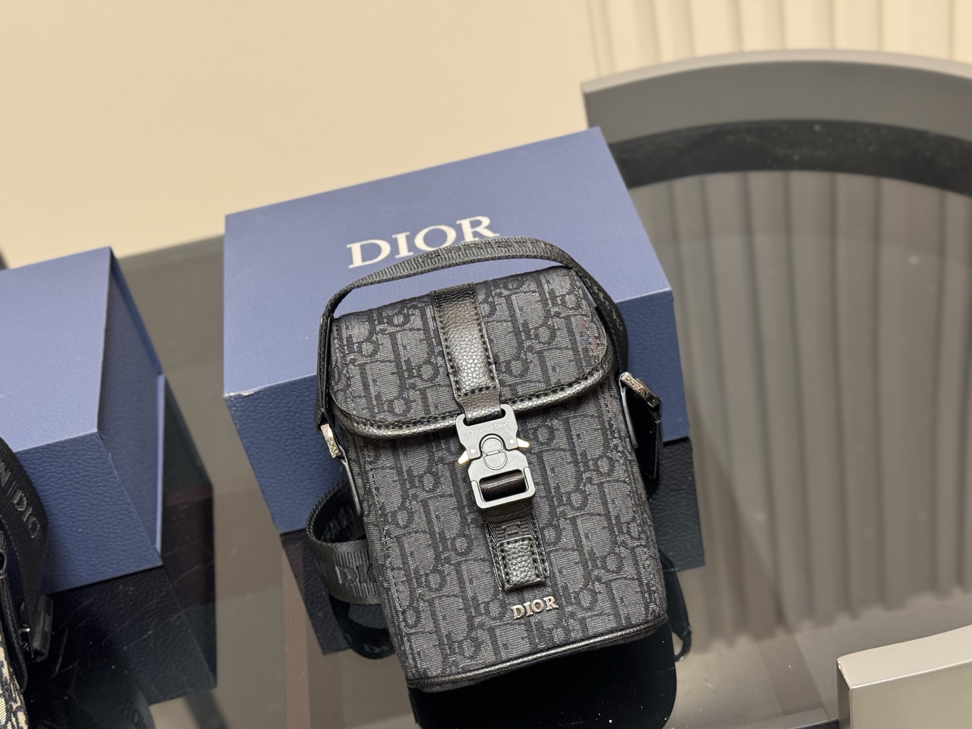 Dior homme messenger bag - cnluxepick