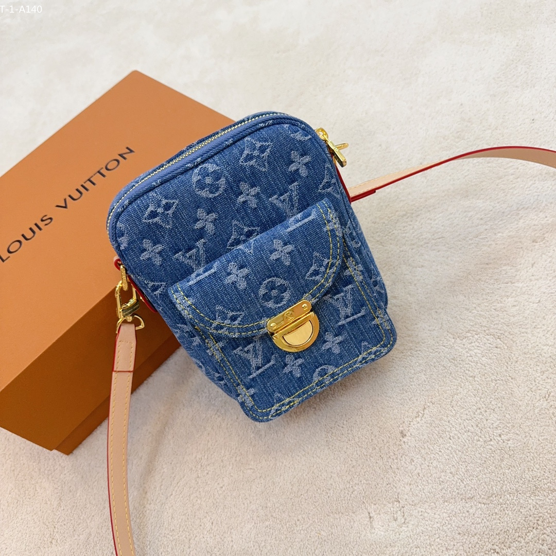 Louis Vuitton Camera Bag Blue Denim Monogram And Vachetta Trim 19Cm