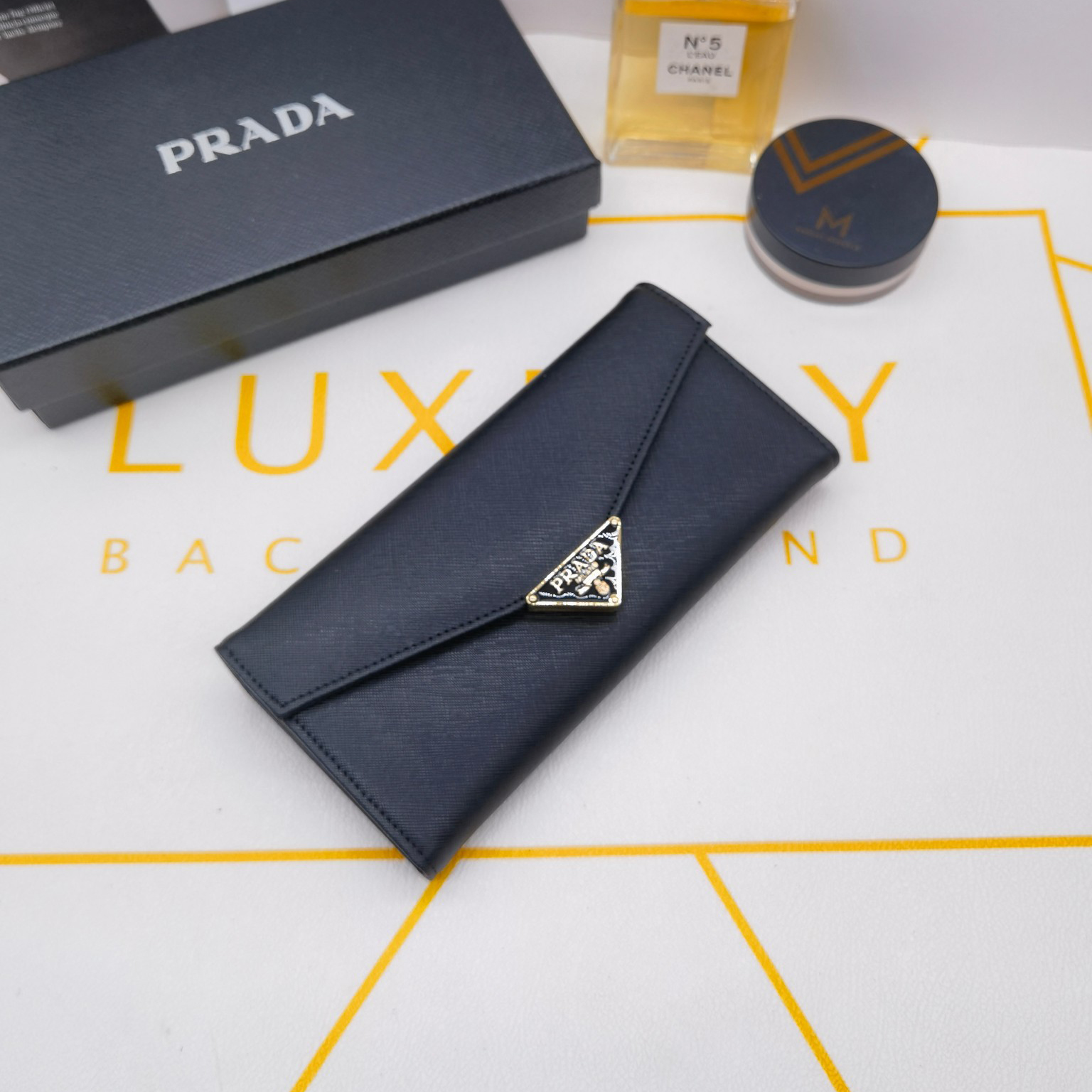 Prada wallet - cnluxepick