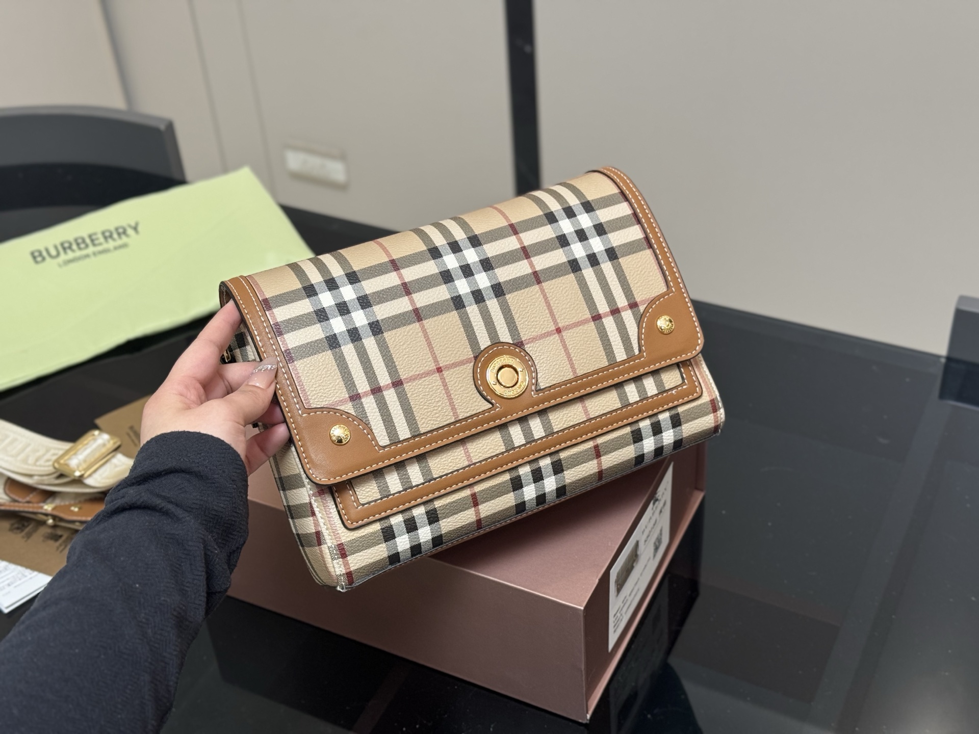 Burberry canvas messenger bag - cnluxepick