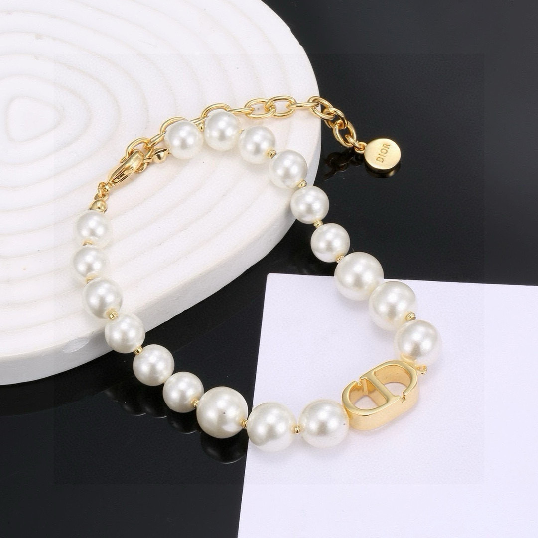 Dior Pearl Bracelet - cnluxepick