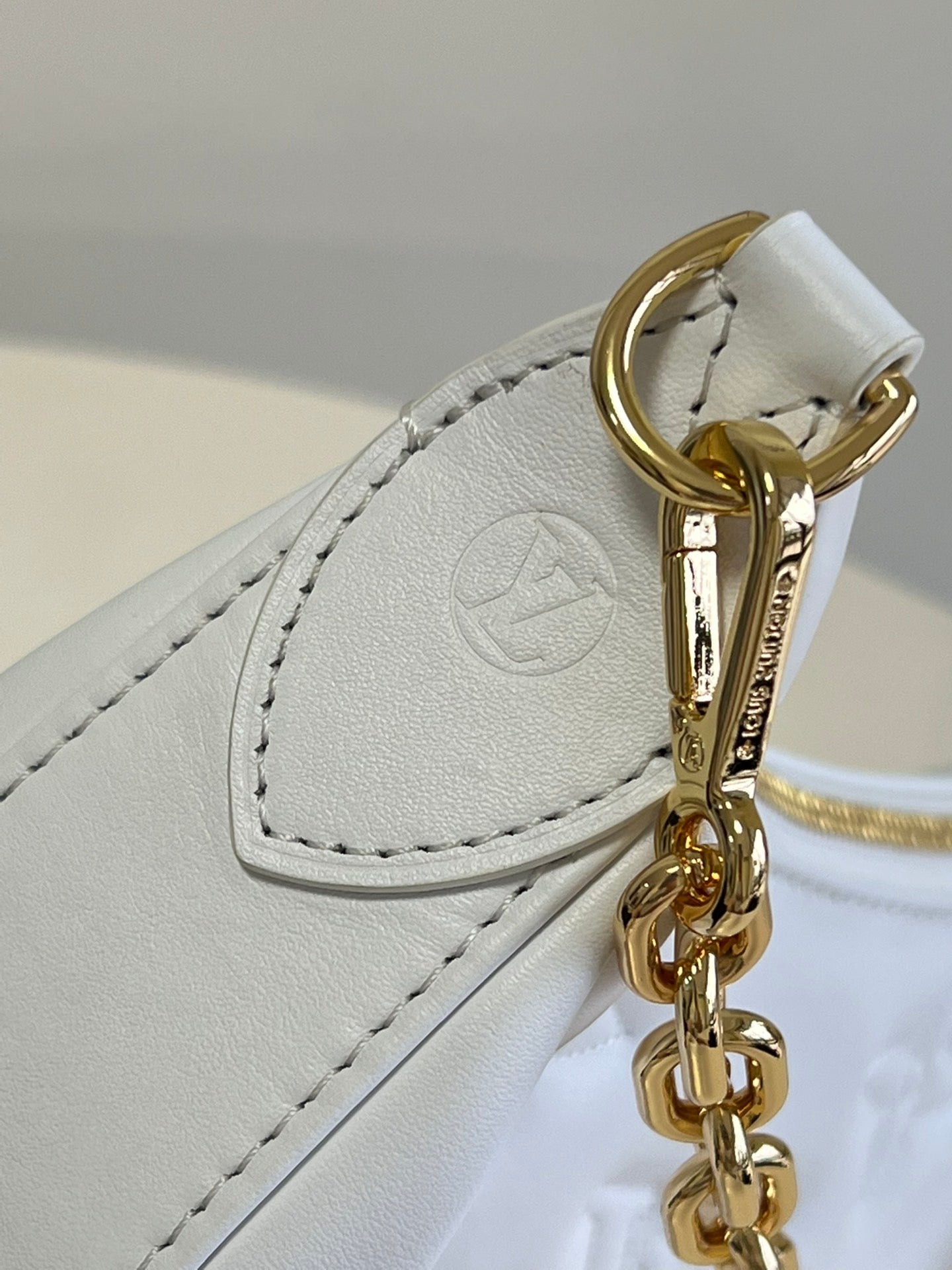 Louis Vuitton Over The Moon 27Cm White