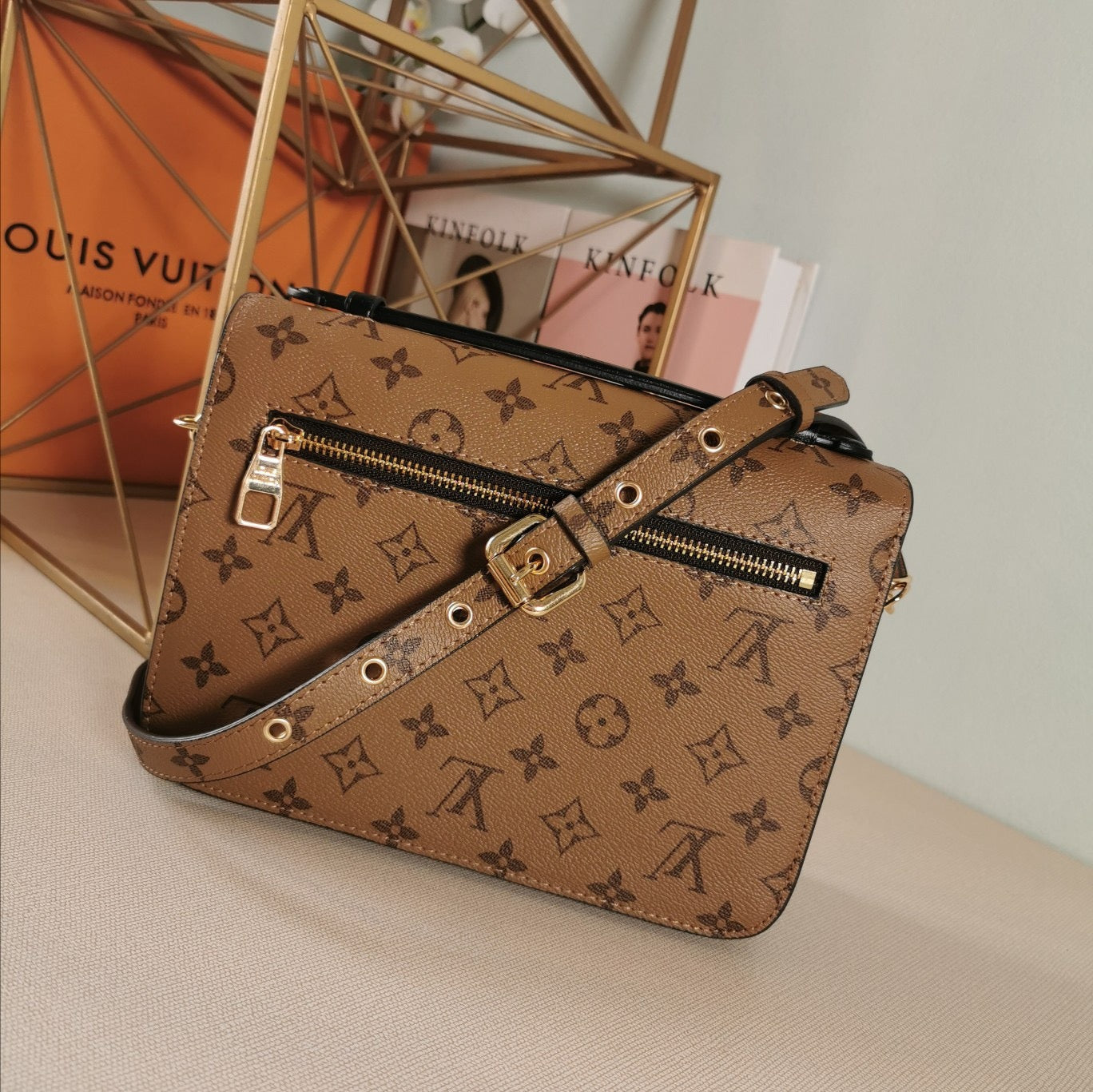 Louis Vuitton Pochette M Tis 27 Cm