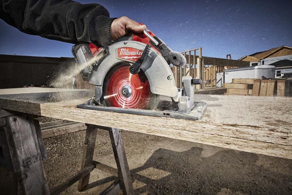 Milwaukee M18 FUEL 7-1/4 in. Circular Saw 2732-20