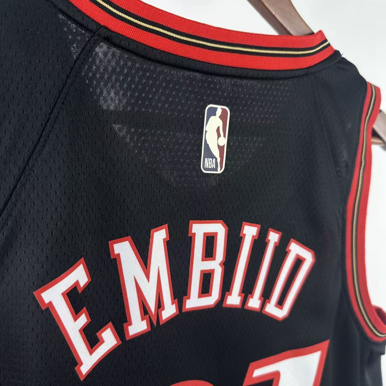 26 Season Philadelphia 76ers Retro Black #21