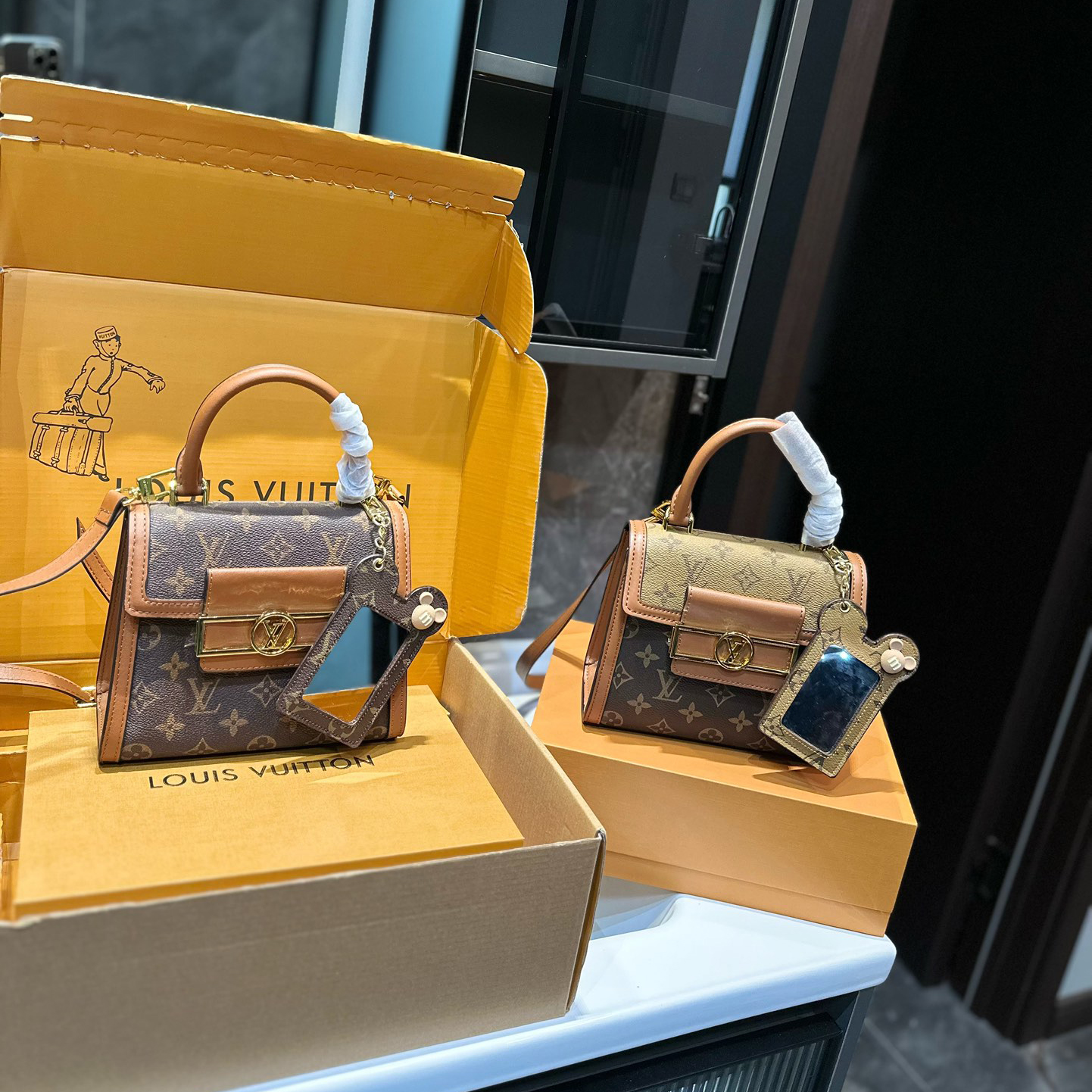 LV Dauphine Pochette Metis bag - cnluxepick