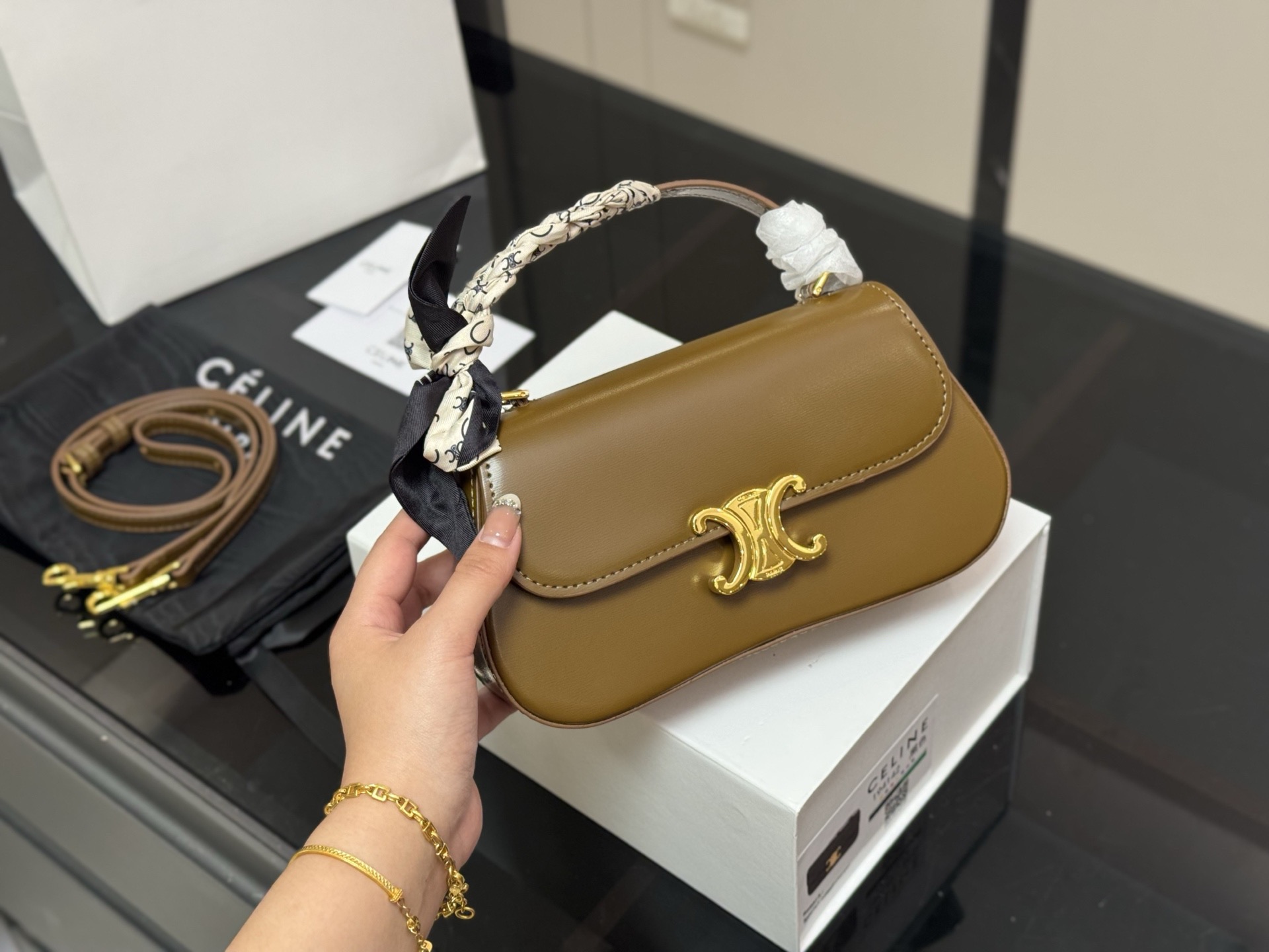 Celine Arc de Triomphe Shoulder Bag - cnluxepick