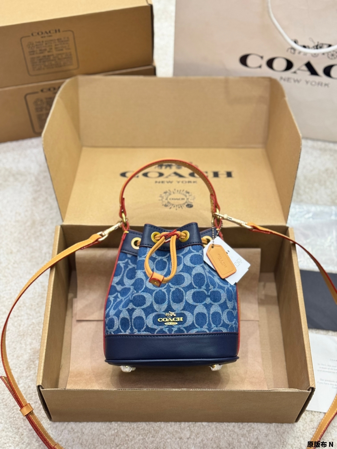 Coach Bucket Bag Retro Texture Fashionable and Playful - cnluxepick