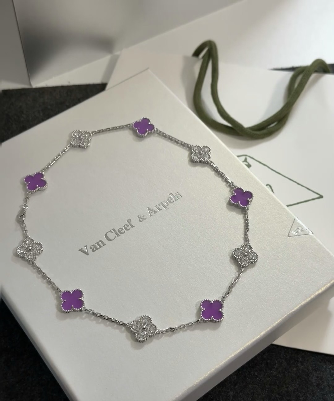 Van Cleef & Arpels white gold 10 flower purple chalcedony diamond necklace - cnluxepick