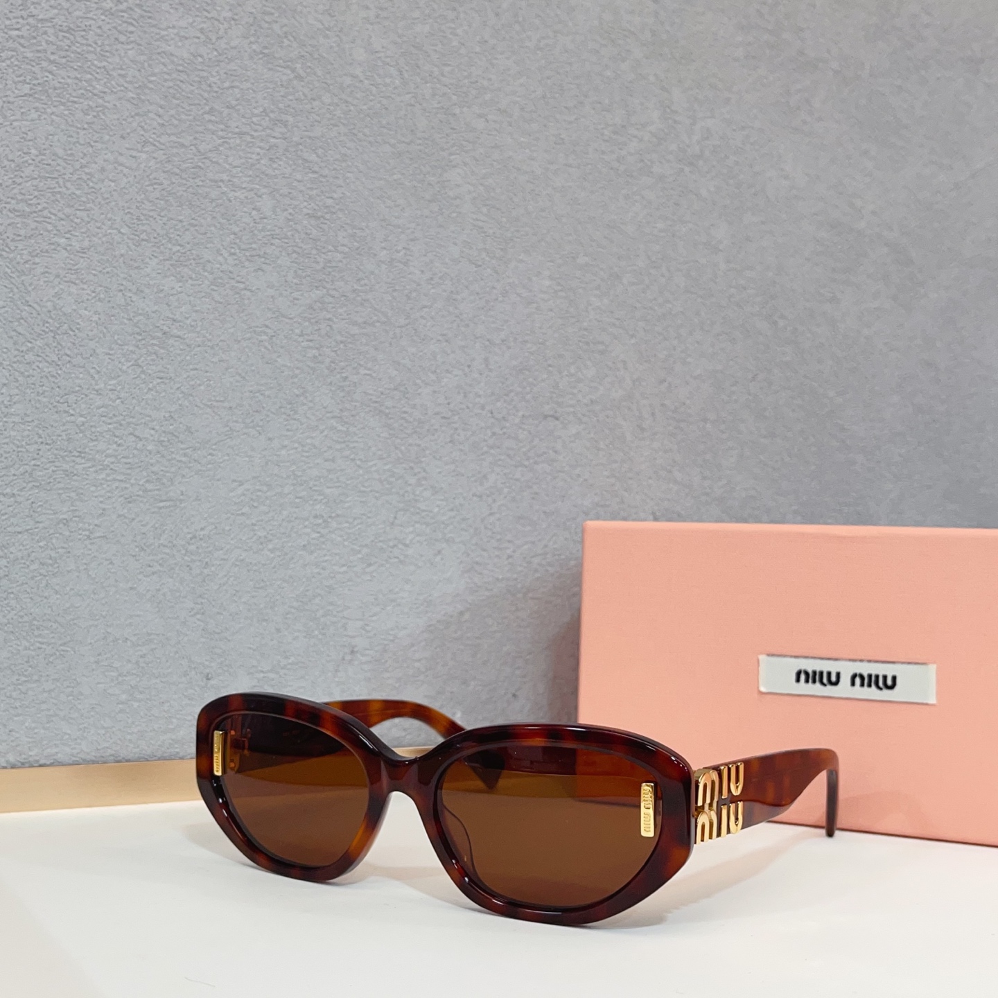 Miu Miu premium sunglasses - cnluxepick