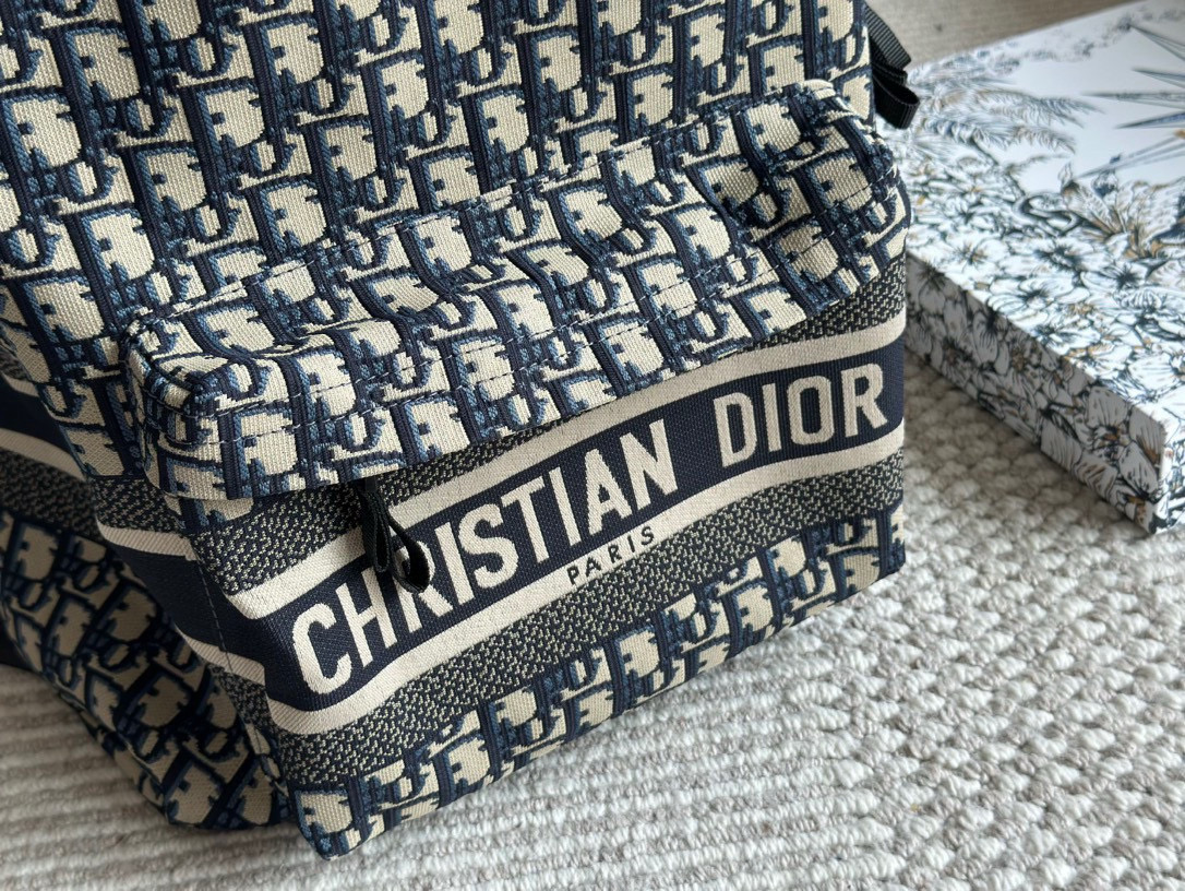 Dior monogram backpack - cnluxepick