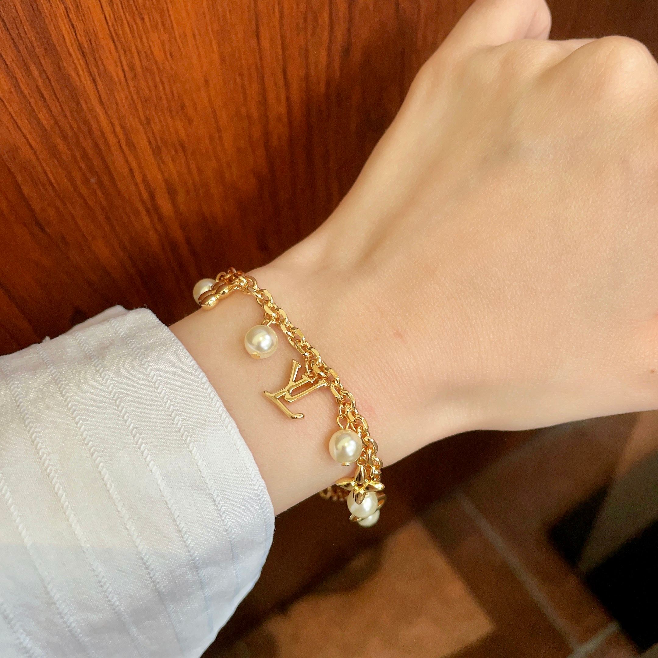 Louis Vuitton Bracelet - cnluxepick
