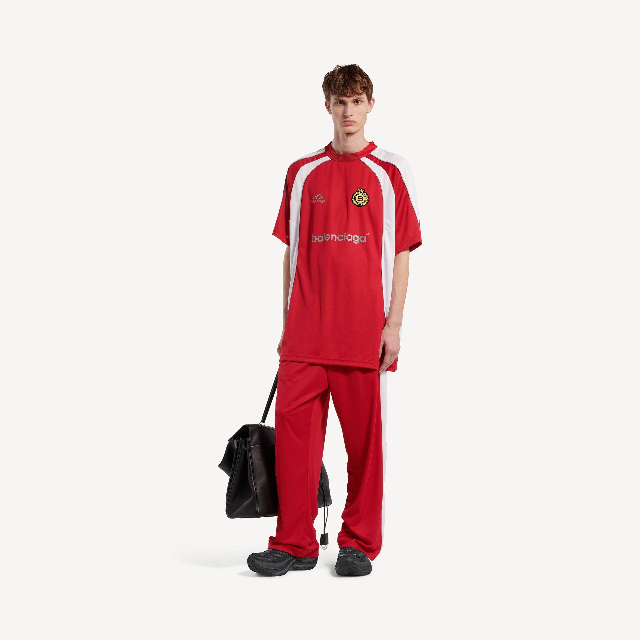 BALENCIAGA MEN'S SOCCER OVERSIZED T-SHIRT IN RED Soccer Oversized T-Shirt in red technical jersey