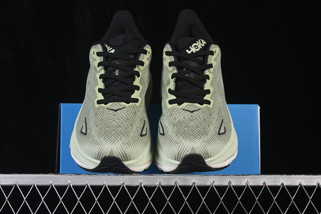 HOKA One One Clifton 9