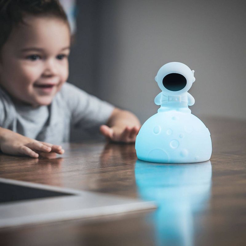 LumiPets LumiJunior Astronaut Nightlight: LED, Battery Powered, Silicon, Dimmable