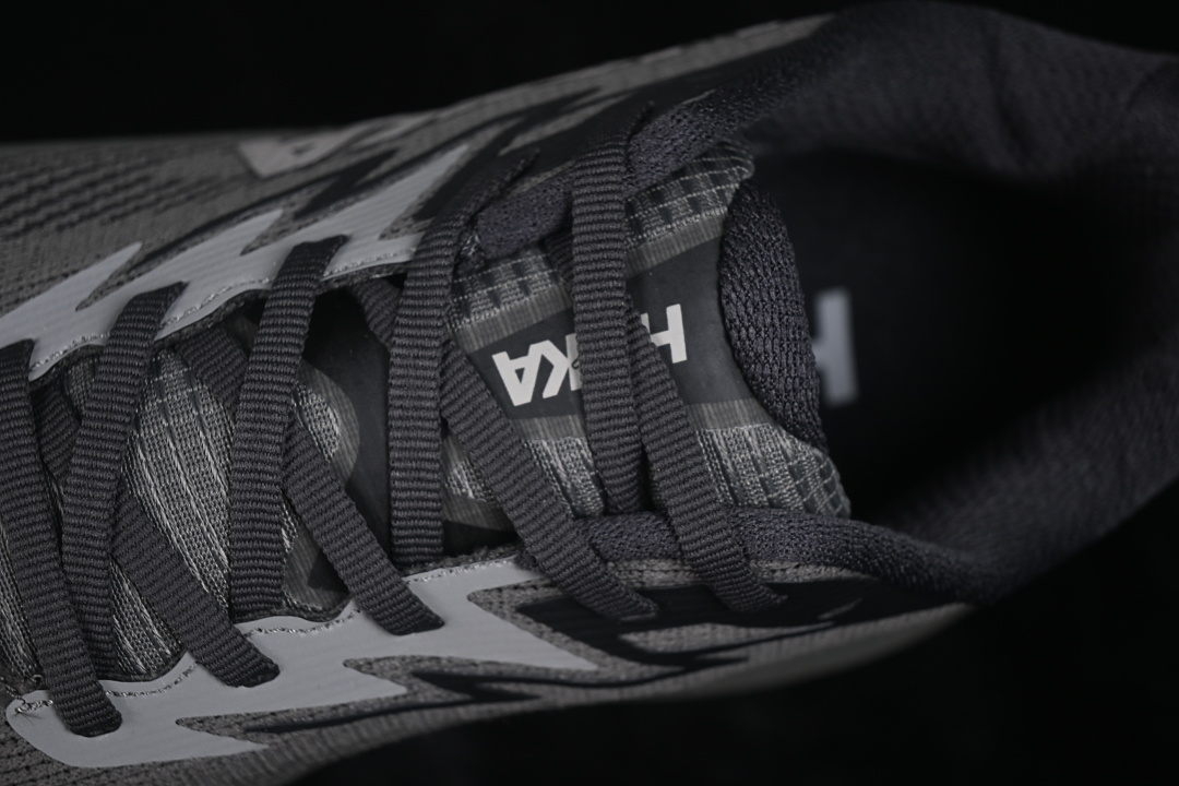 HOKA One One Challenger 8 GTX