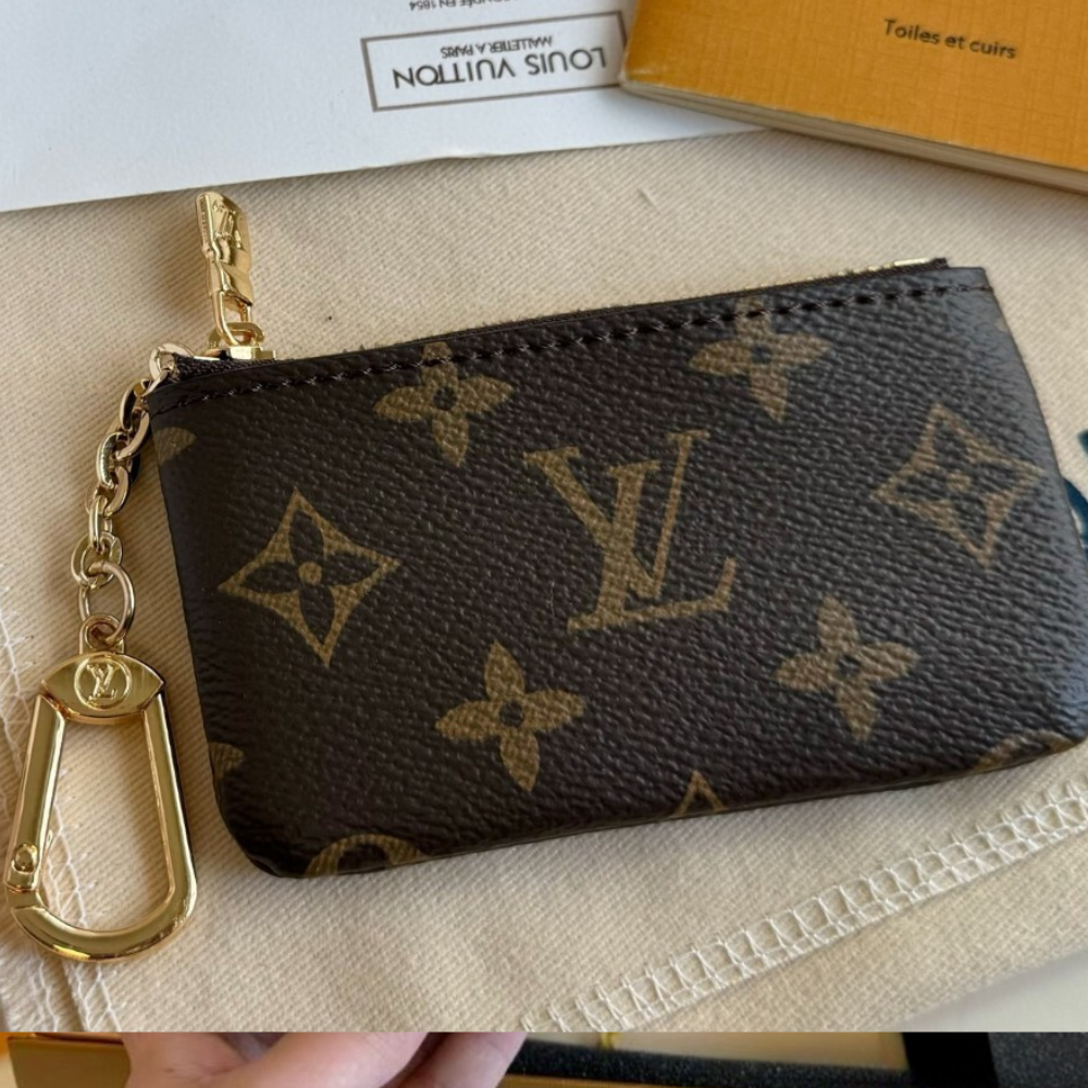 Louis Vuitton Loop Monogram 9.1 Inches M81098