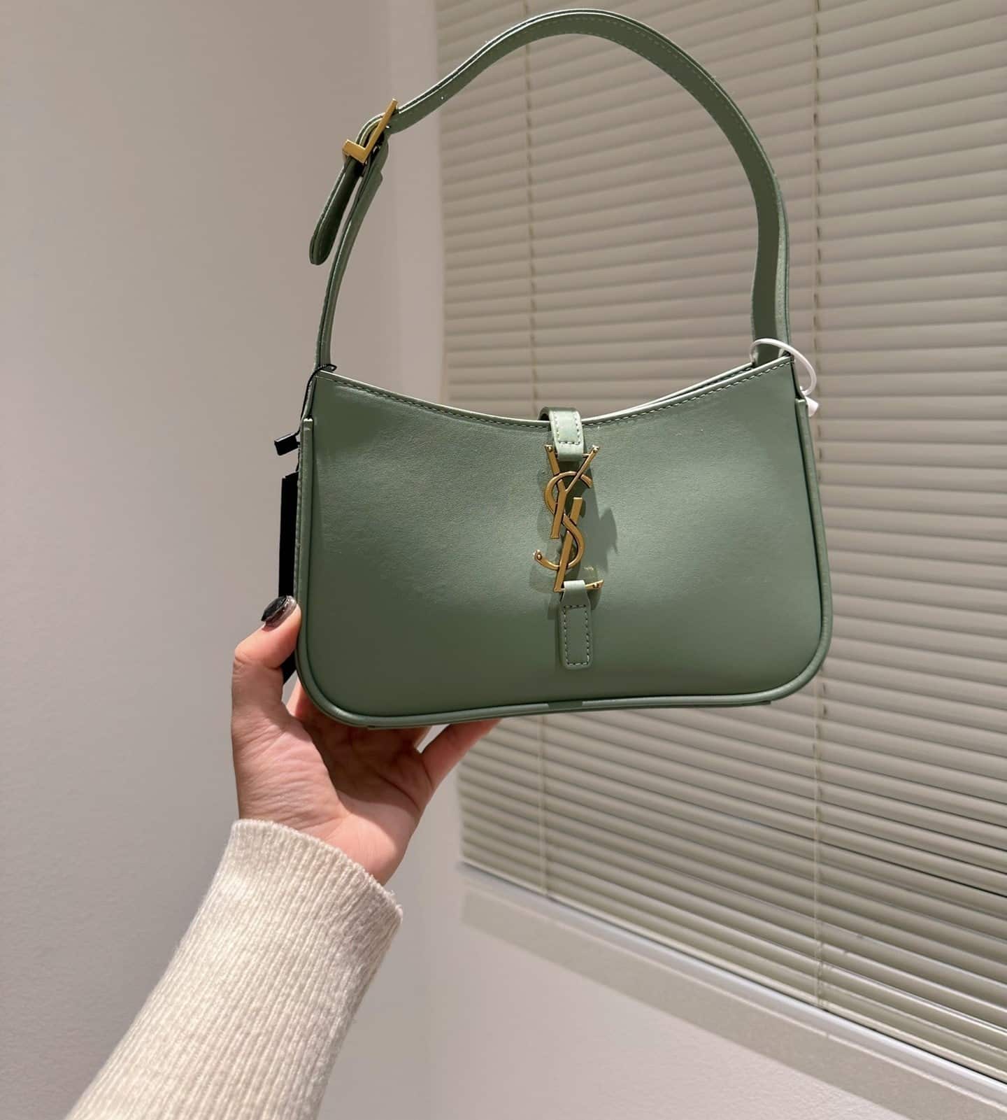 Saint Laurent Le 5 A 7 Hobo Bag In Smooth Leather Green 25Cm
