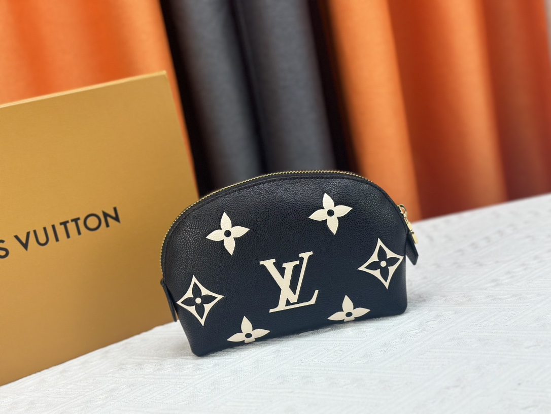 Louis Vuitton Cosmetic Pouch Pm Black 17Cm M59086