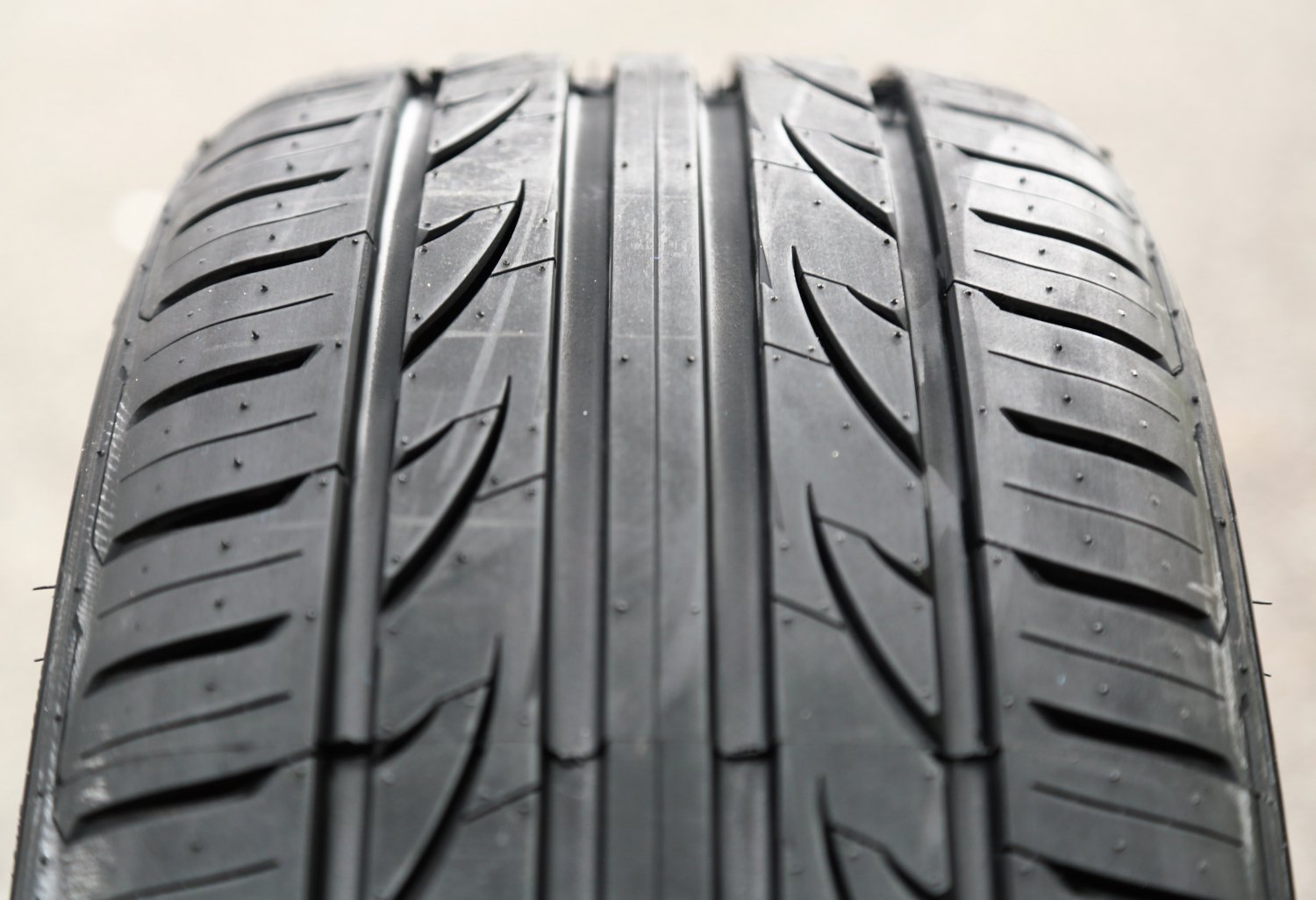 Tire Landgolden LG27 245/30ZR20 245/30R20 97W XL A/S High Performance