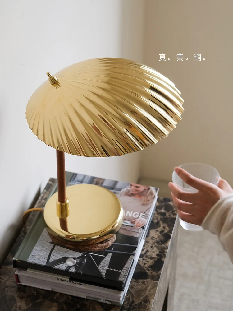LA033 - Genuine Brass! Mikimoto Pearl Shell Lamp Bedroom Bedside Decorative Table Lamp Night Light