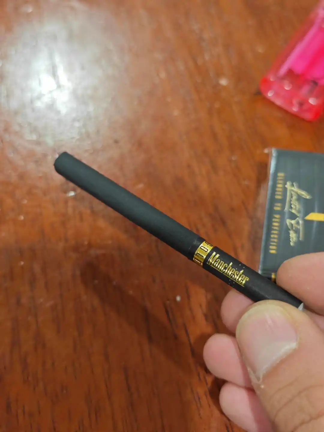 Manchester Queen Gold Limited Edition Cigarettes Buy Online AU - FLUXAUD SHOP