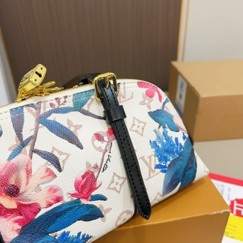 Louis Vuitton Squire East West Monogram Dune M29185 11.4 Inches