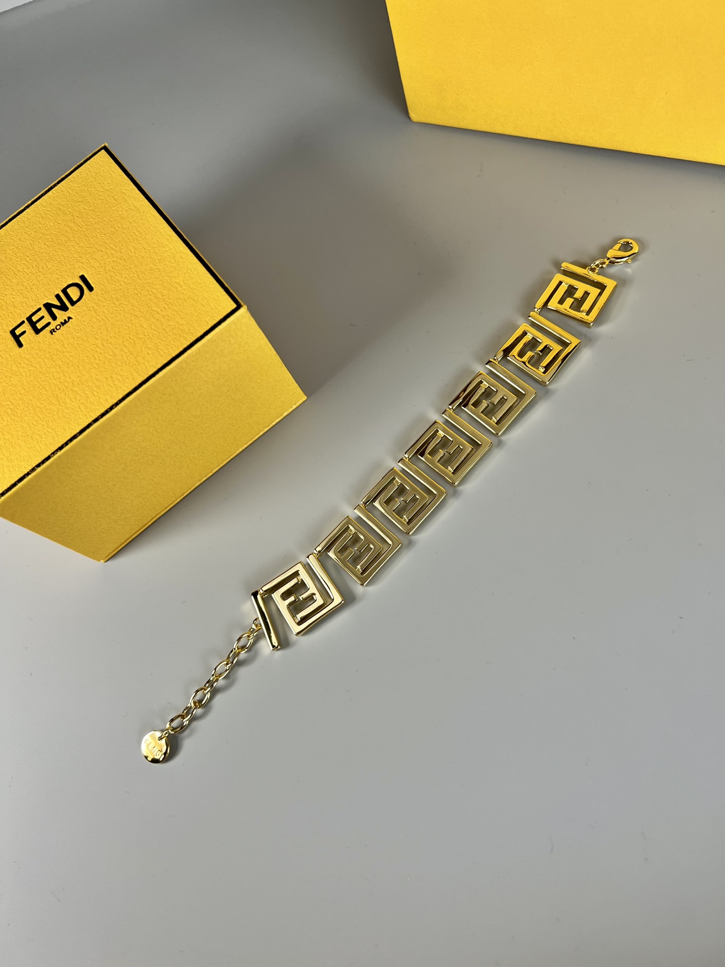Fendi Fashion Bracelet - cnluxepick