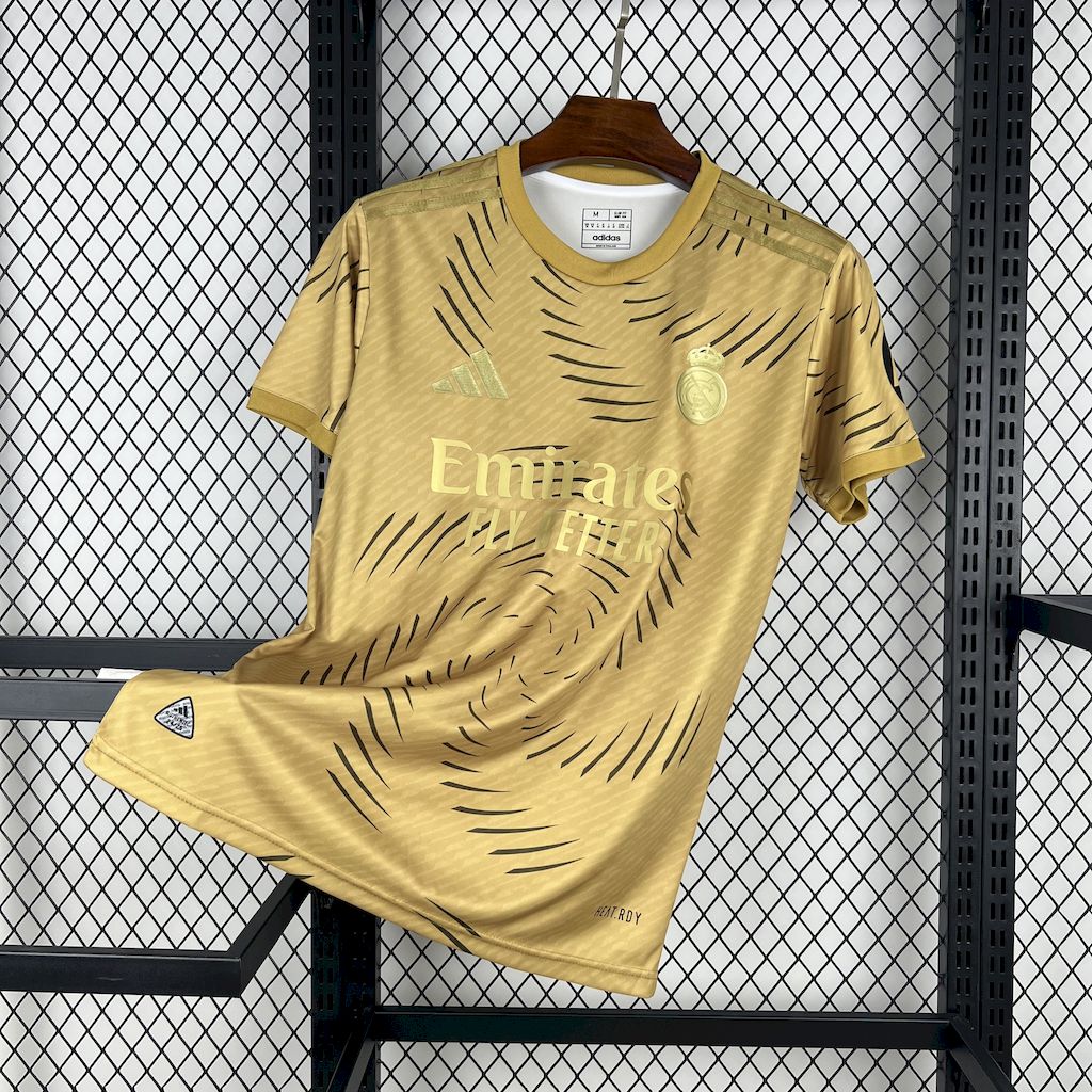 Real Madrid maillot foot or doré entraînement 2025 2026€14.99