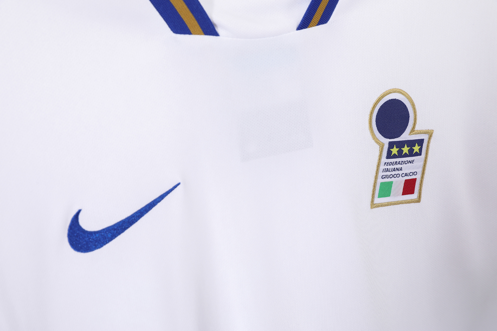 Retro  Italy 1996 Away White with badges
