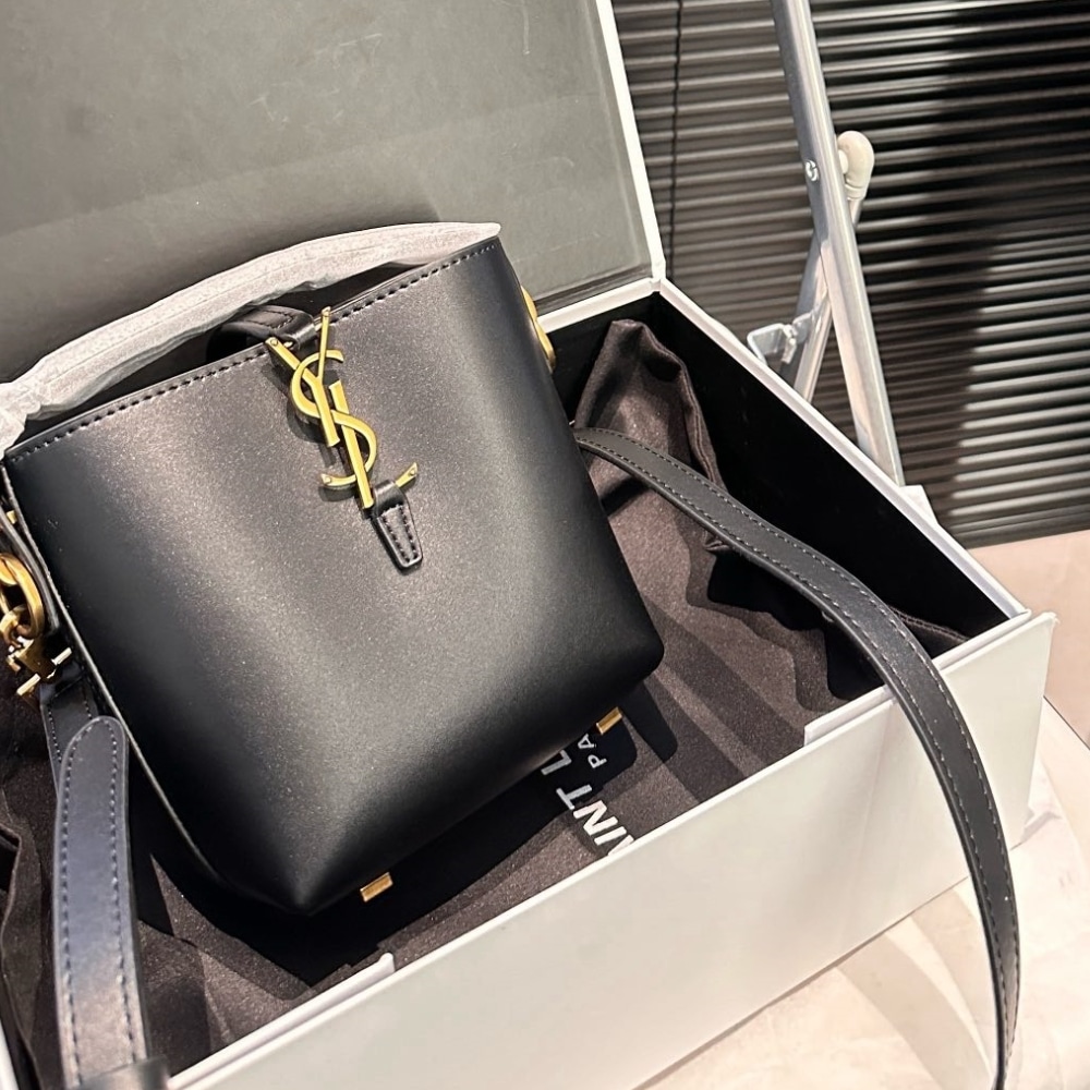 Saint Laurent Le 37 Mini Bag In Shiny Leather Black 15Cm