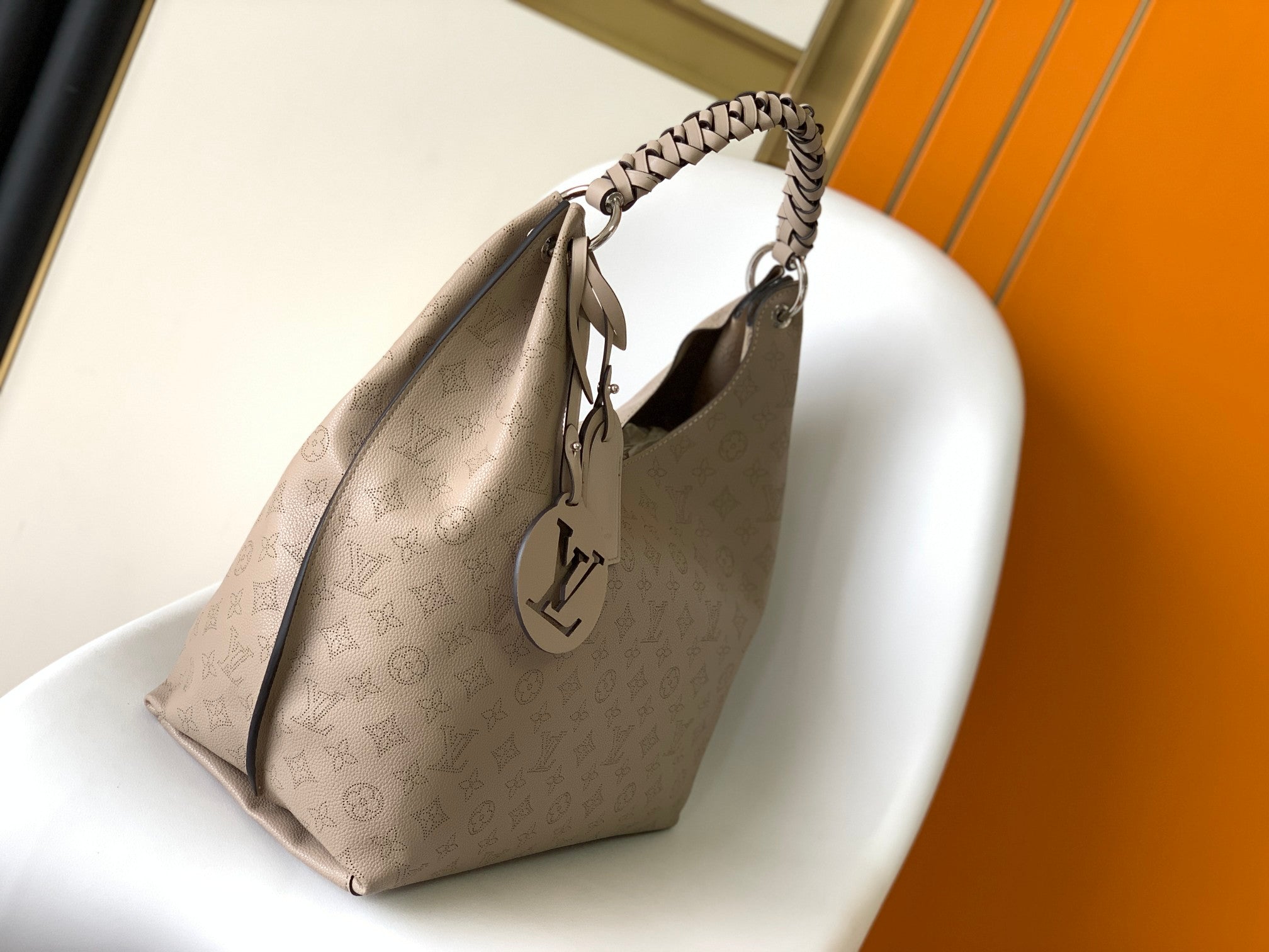 Louis Vuitton Carmel 40Cm Galet Gray