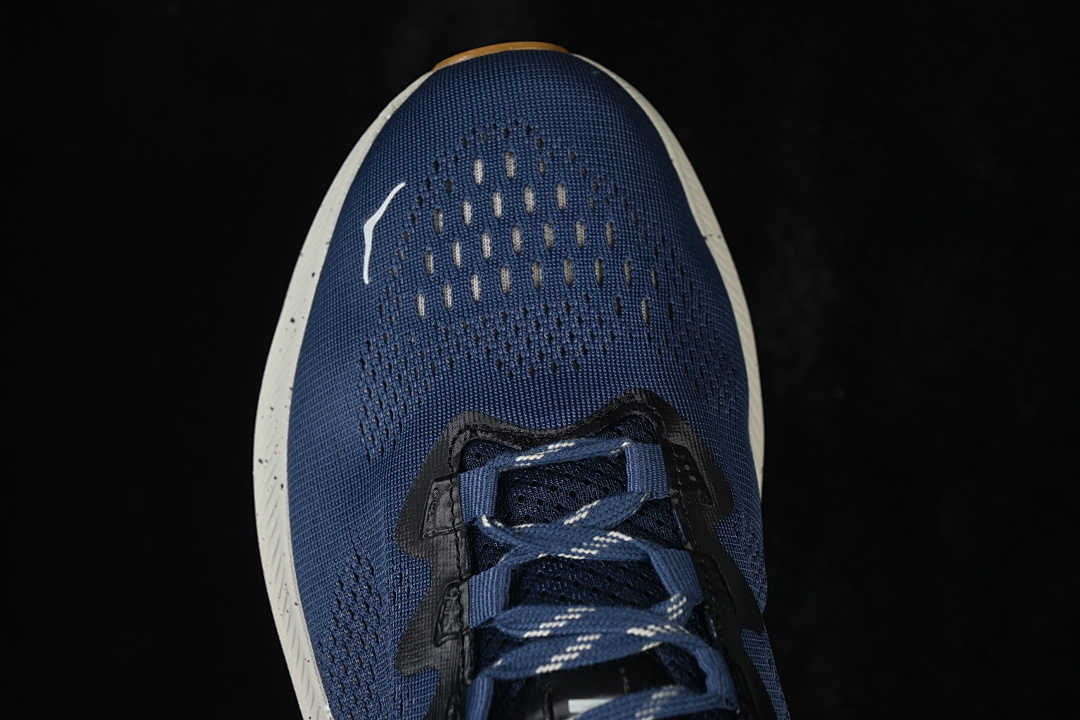 HOKA One One Kawana 2