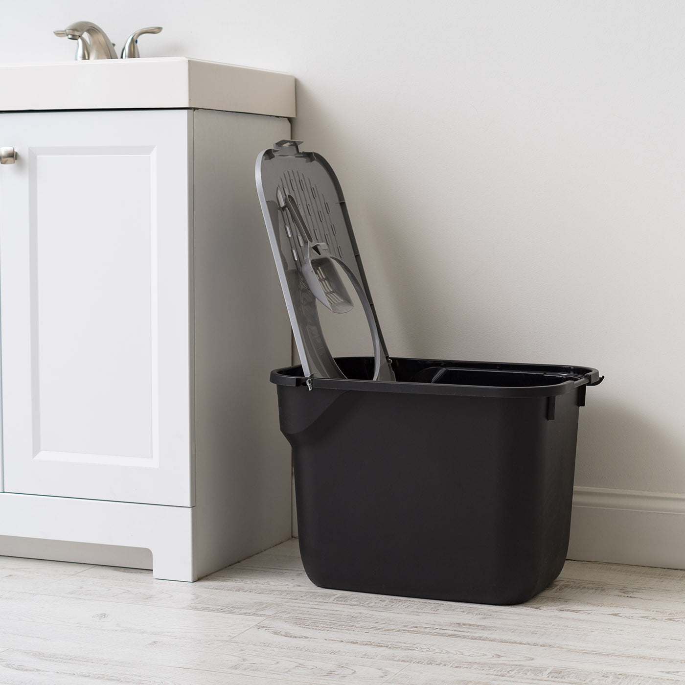 IRIS USA Top Entry Cat Litter Box with Scoop