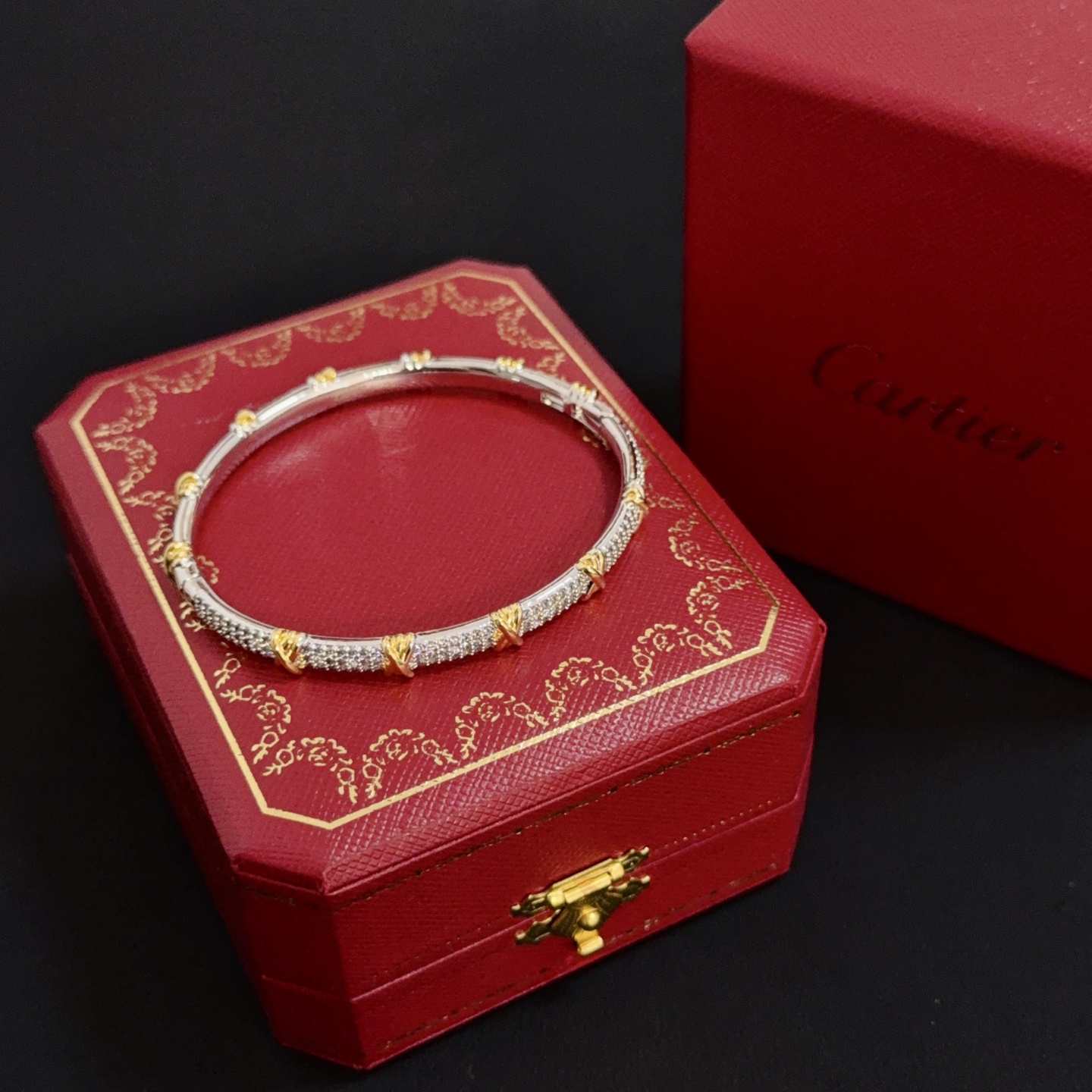 Cartier diamond bracelet - cnluxepick