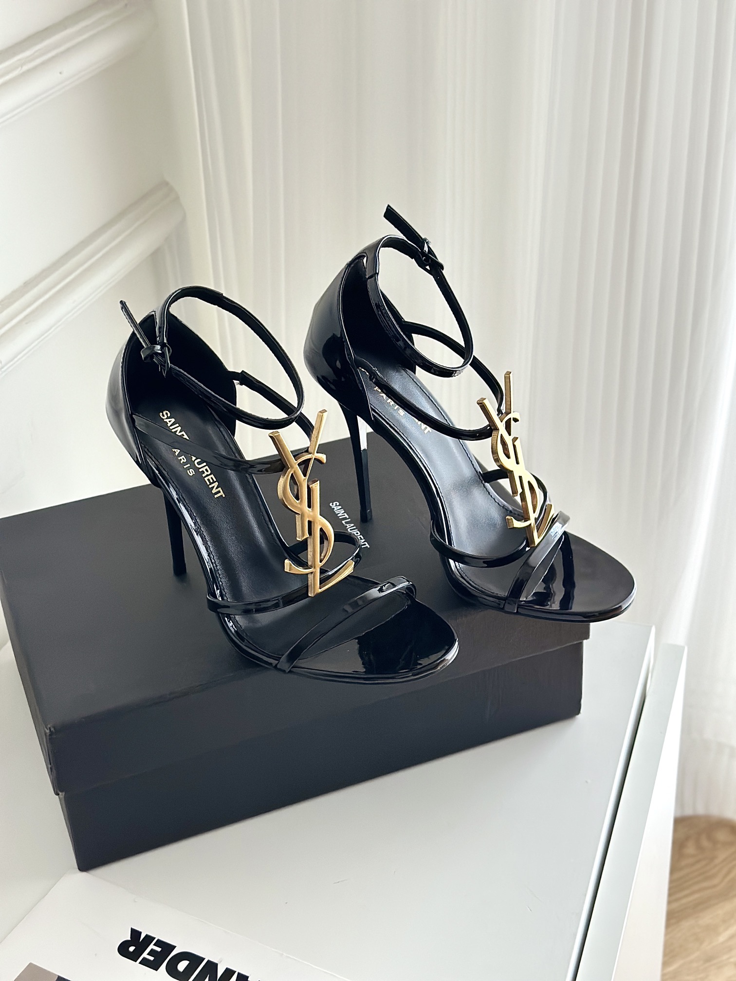 SAINT LAURENT LOGO high-heeled sandals - cnluxepick
