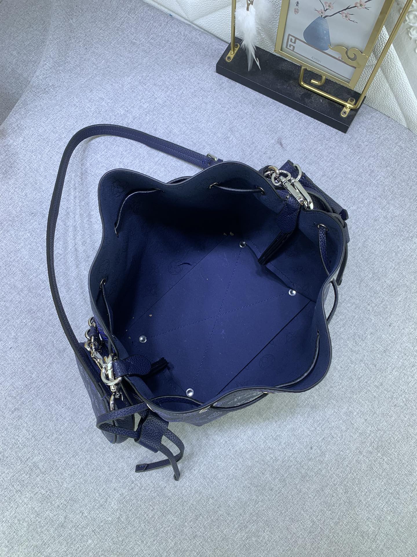 Louis Vuitton Bella Navy Blue 22Cm M21096