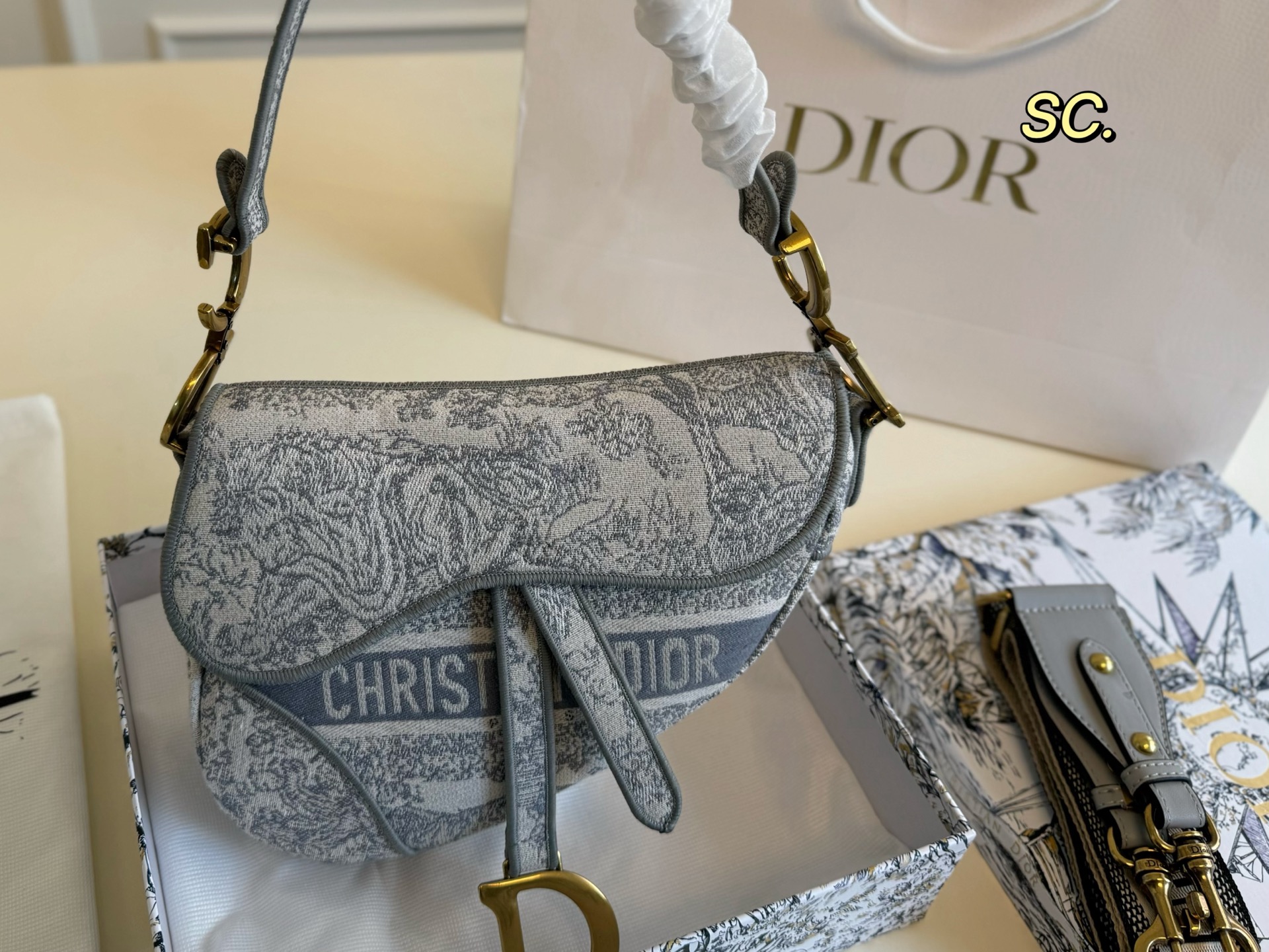 Dior new saddle embroidered saddle bag - cnluxepick