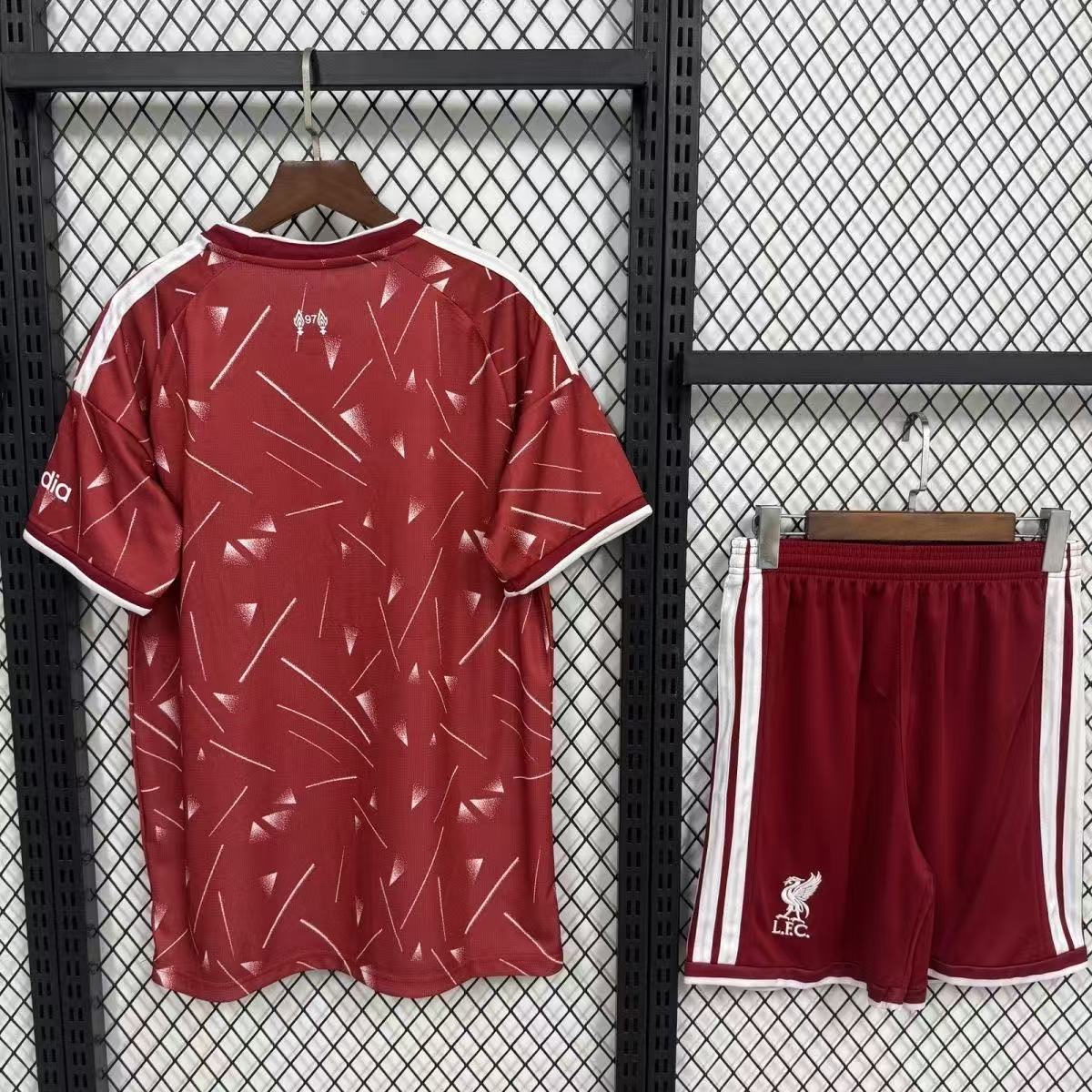 Liverpool 26-27 Home Children's Set