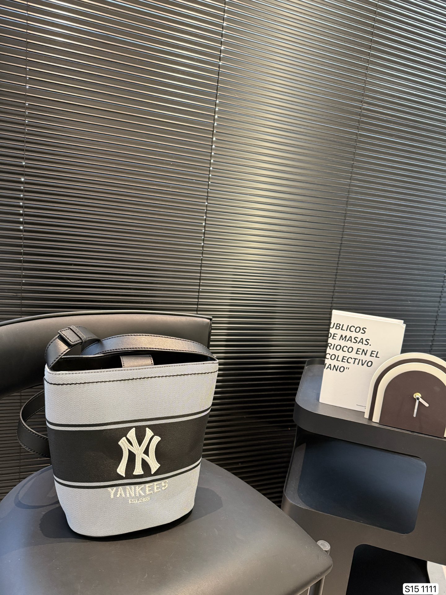 MLB bucket bag is practical and versatile crescent shape - cnluxepick